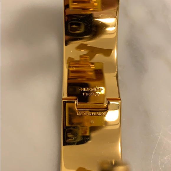 Hermès Clic Clac Wide Black and Gold Bangle PM - Picture 4 of 7